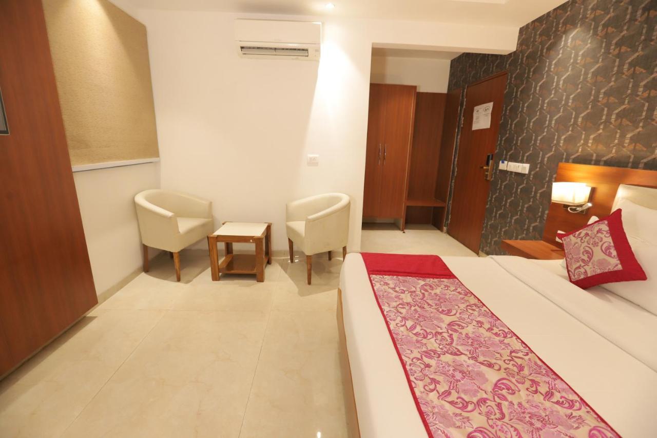 Nh Skye Suites New Delhi Exterior photo