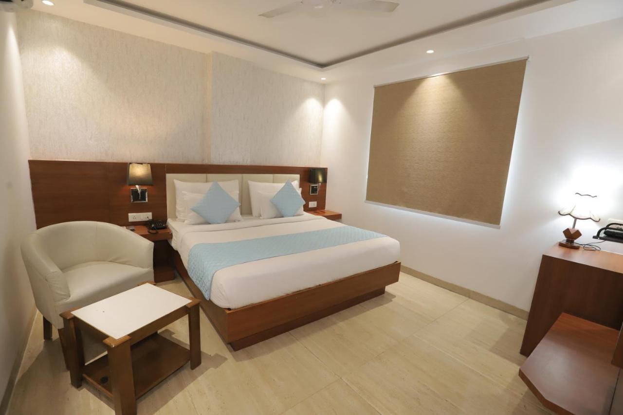 Nh Skye Suites New Delhi Exterior photo