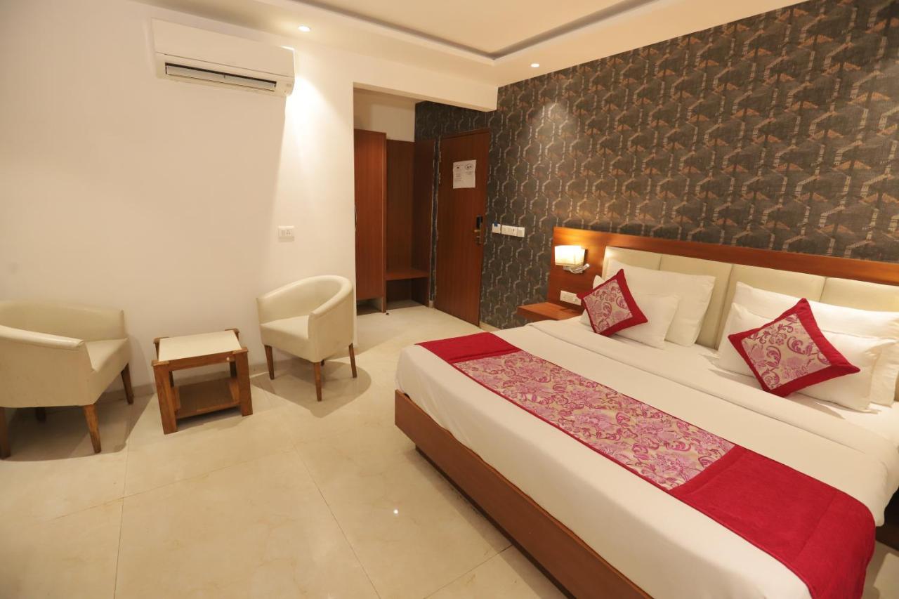 Nh Skye Suites New Delhi Exterior photo